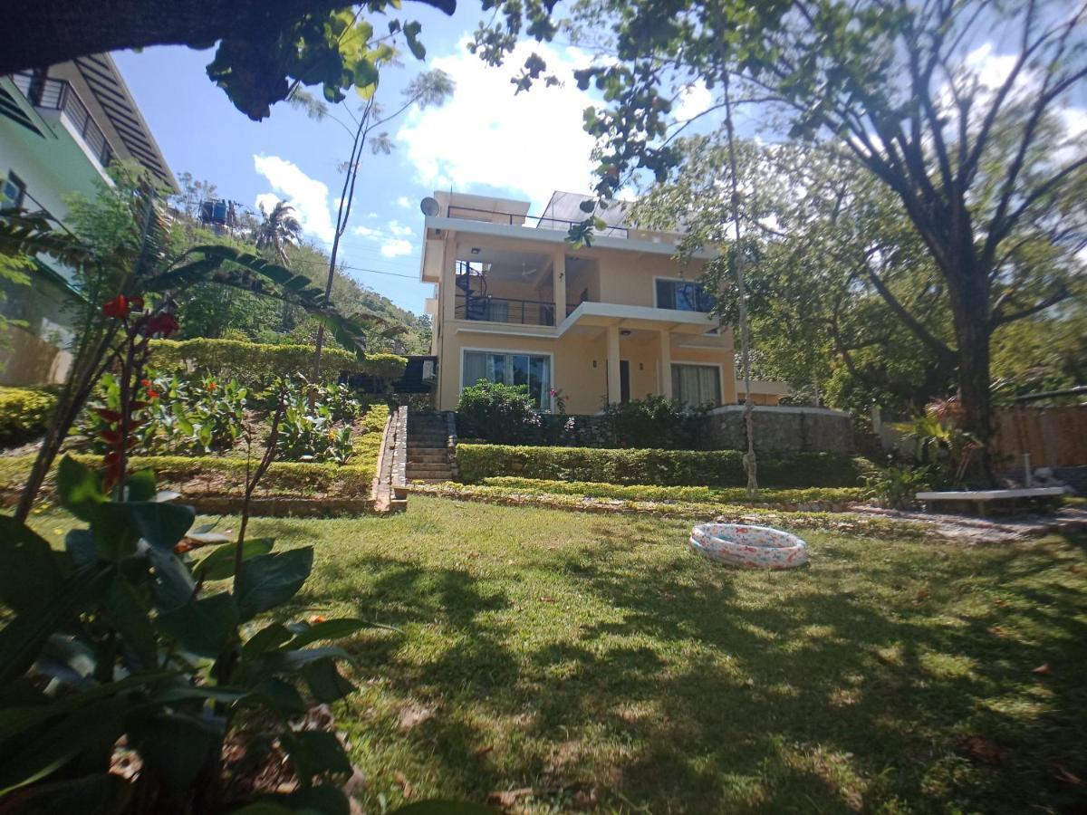 Amami Beachfront Villa With Private Beach ปูแอร์โตกาเลรา ภายนอก รูปภาพ