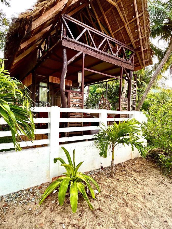 Amami Beachfront Villa With Private Beach ปูแอร์โตกาเลรา ภายนอก รูปภาพ