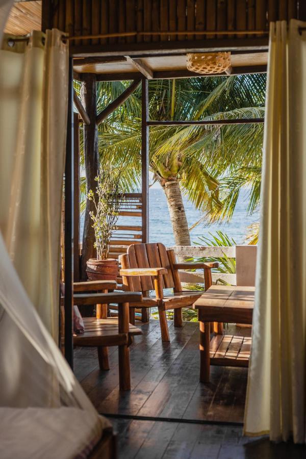 Amami Beachfront Villa With Private Beach ปูแอร์โตกาเลรา ภายนอก รูปภาพ