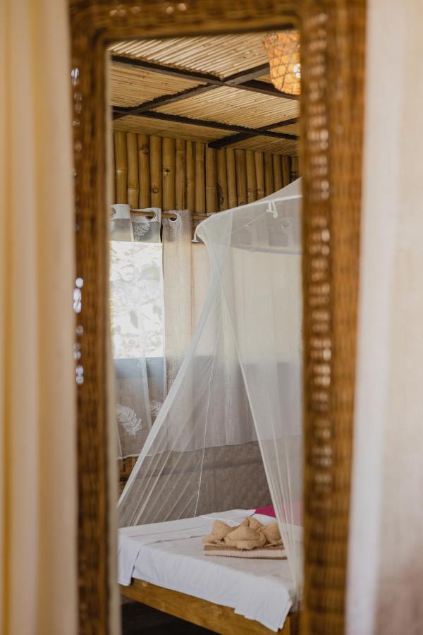 Amami Beachfront Villa With Private Beach ปูแอร์โตกาเลรา ภายนอก รูปภาพ