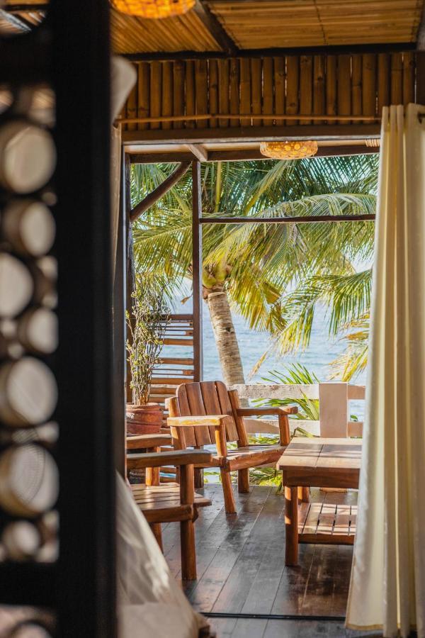 Amami Beachfront Villa With Private Beach ปูแอร์โตกาเลรา ภายนอก รูปภาพ