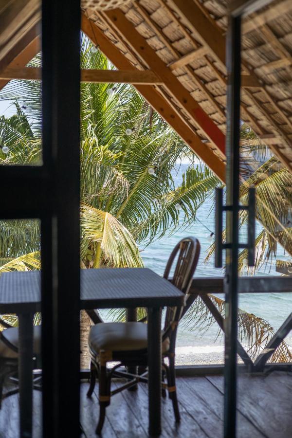 Amami Beachfront Villa With Private Beach ปูแอร์โตกาเลรา ภายนอก รูปภาพ
