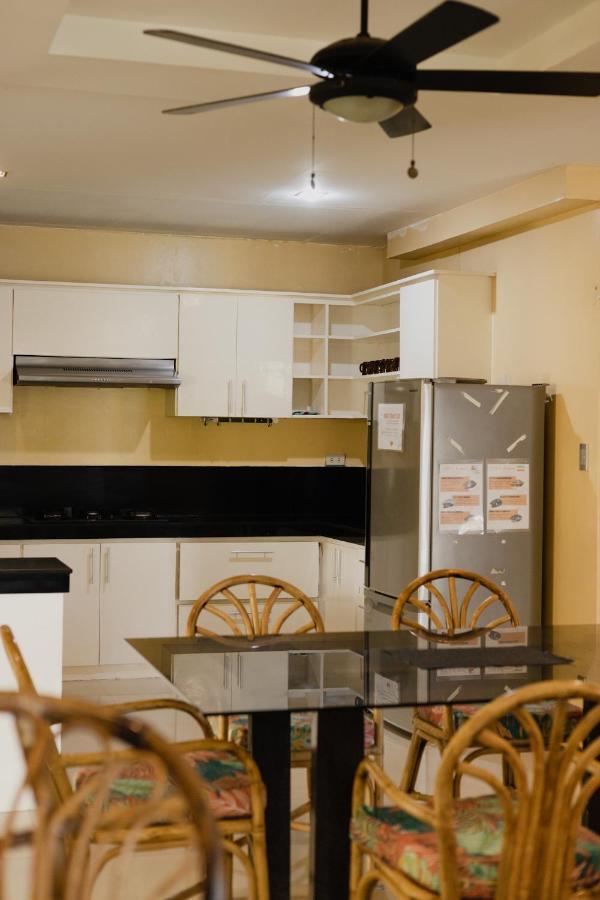 Amami Beachfront Villa With Private Beach ปูแอร์โตกาเลรา ภายนอก รูปภาพ