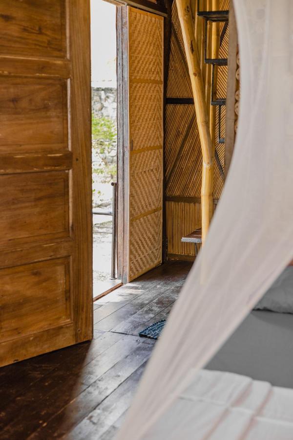Amami Beachfront Villa With Private Beach ปูแอร์โตกาเลรา ภายนอก รูปภาพ