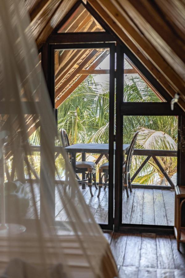 Amami Beachfront Villa With Private Beach ปูแอร์โตกาเลรา ภายนอก รูปภาพ
