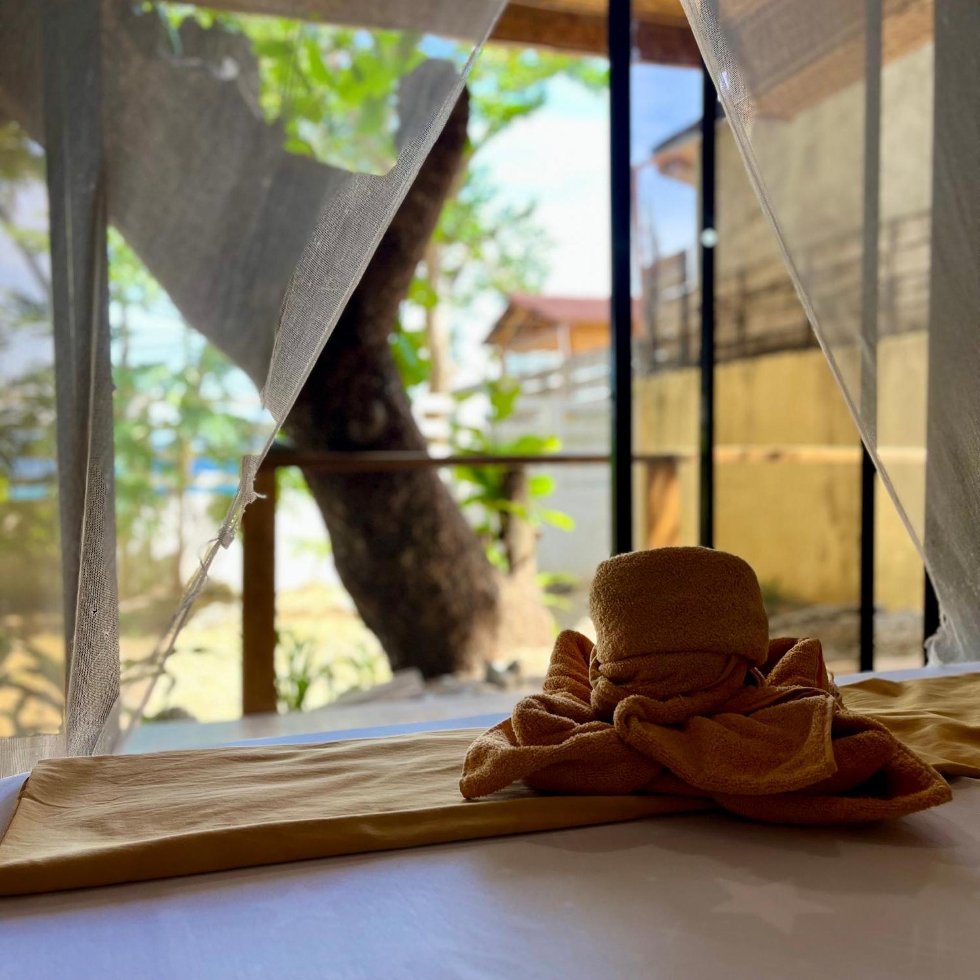 Amami Beachfront Villa With Private Beach ปูแอร์โตกาเลรา ภายนอก รูปภาพ