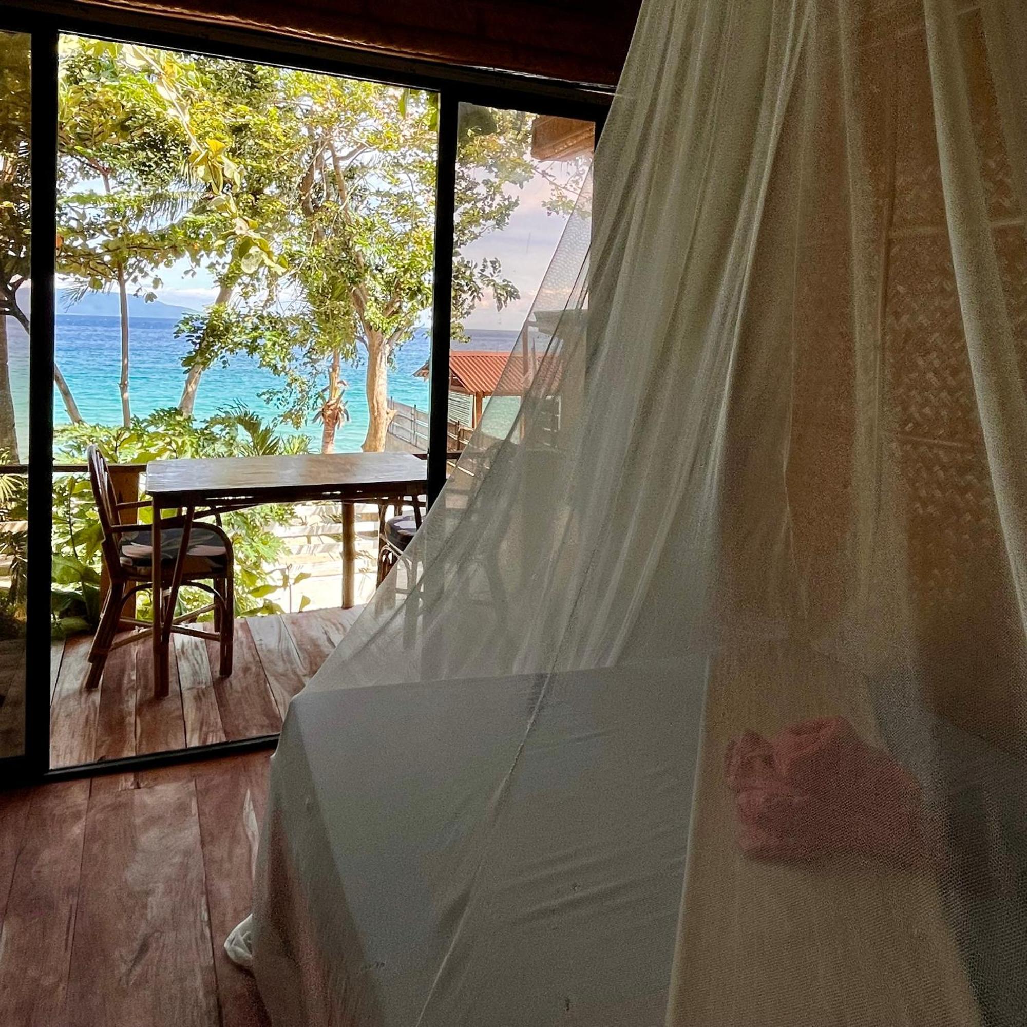 Amami Beachfront Villa With Private Beach ปูแอร์โตกาเลรา ภายนอก รูปภาพ